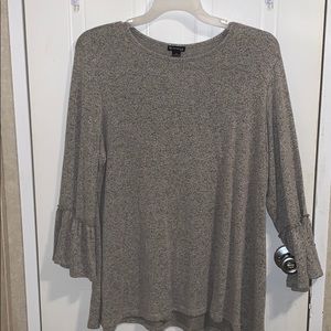 Bell sleeve top